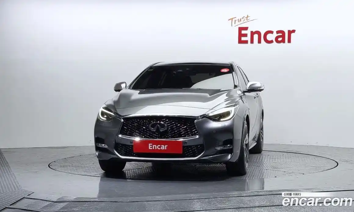 Infiniti Q30 2017 2.0 гидро в Москве № 256123, фото 3