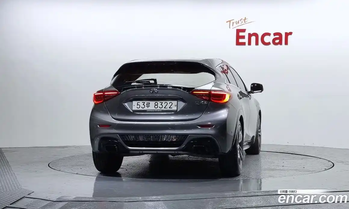 Infiniti Q30 2017 2.0 гидро в Москве № 256123, фото 4