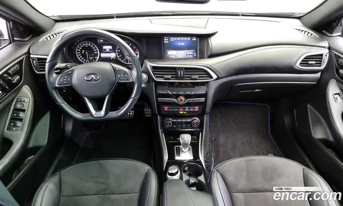 Infiniti Q30 2017 2.0 гидро в Москве № 256123, фото 7