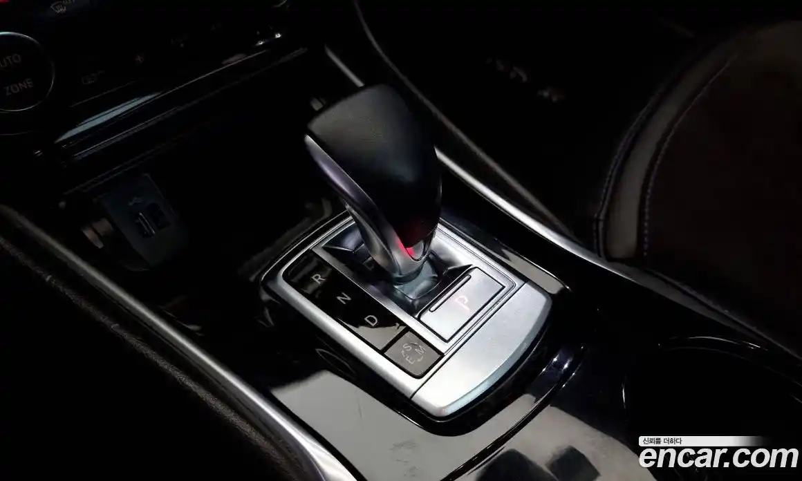 Infiniti Q30 2017 2.0 гидро в Москве № 256123, фото 9
