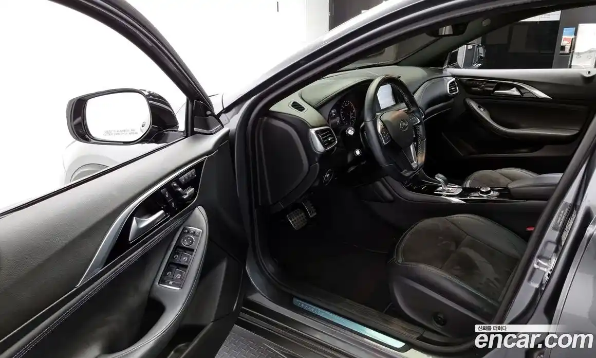 Infiniti Q30 2017 2.0 гидро в Москве № 256123, фото 10