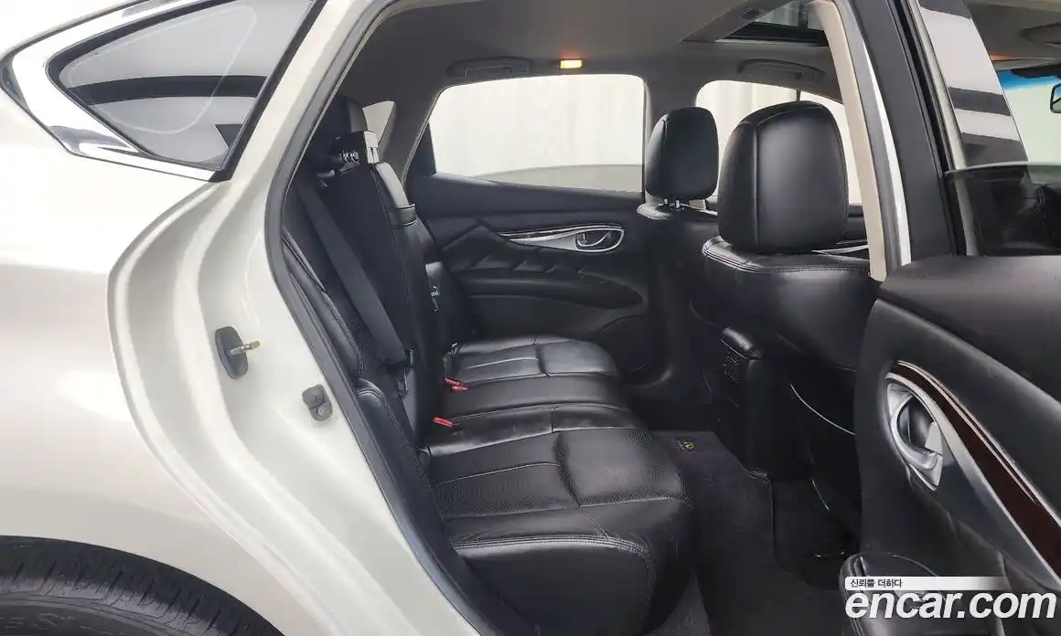 Infiniti M 2011 3.7 гидро в Москве № 256165, фото 12