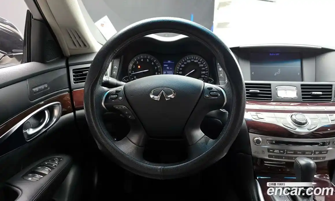 Infiniti Q70 2019 3.7 гидро в Москве № 267000, фото 13