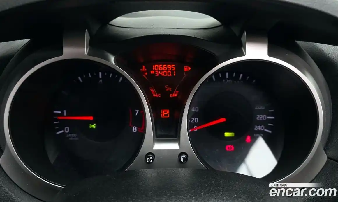 Nissan Juke 2014 1.6 гидро в Москве № 312538, фото 8