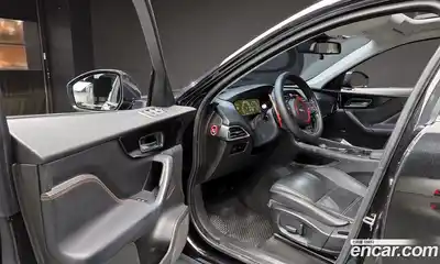 Jaguar F-Pace 2016 2.0 гидро в Москве № 335819, миниатюра 11