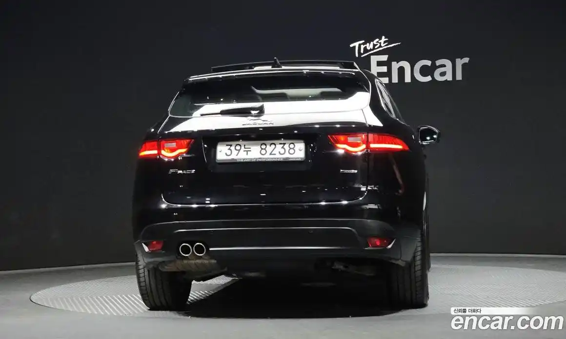 Jaguar F-Pace 2016 2.0 гидро в Москве № 335819, фото 4