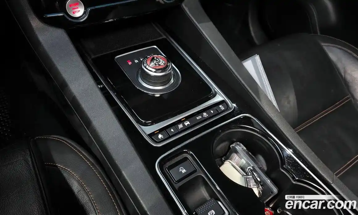 Jaguar F-Pace 2016 2.0 гидро в Москве № 335819, фото 9