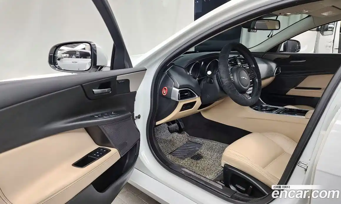Jaguar XE 2017 2.0 гидро в Москве № 335839, фото 10