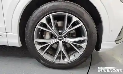 Audi Q8 2021 3.0 гидро в Москве № 373149, миниатюра 5