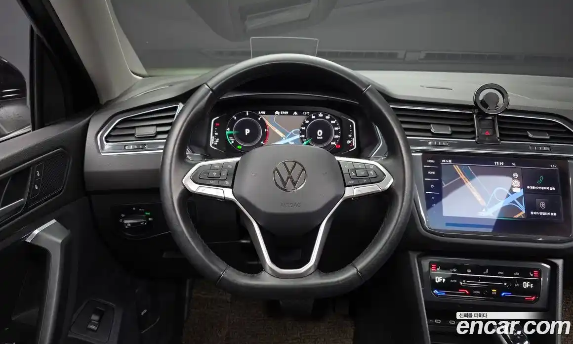 Volkswagen Tiguan 2023 2.0 гидро в Москве № 547272, фото 13