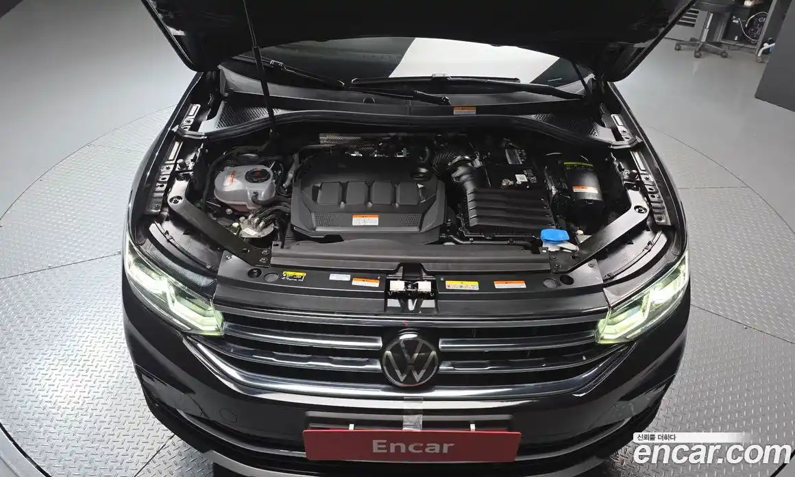 Volkswagen Tiguan 2023 2.0 гидро в Москве № 547272, фото 6