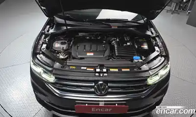 Volkswagen Tiguan 2023 2.0 гидро в Москве № 547272, миниатюра 6