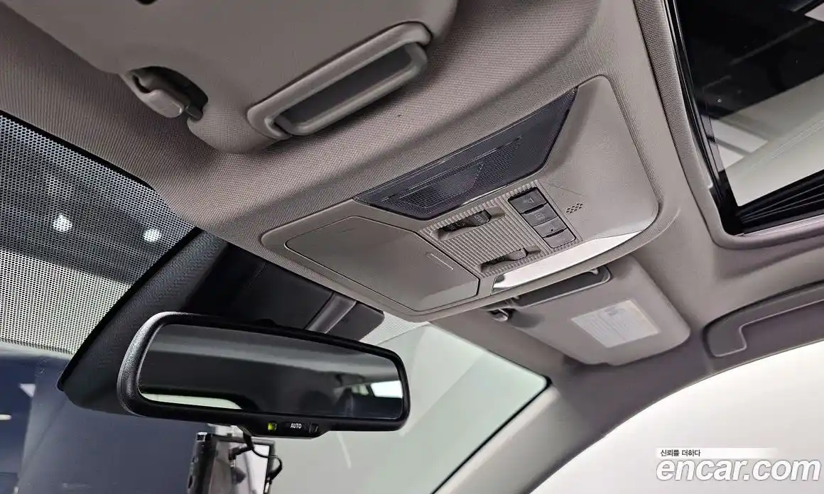 Toyota RAV4 2019 2.5 гидро в Москве № 609811, фото 17