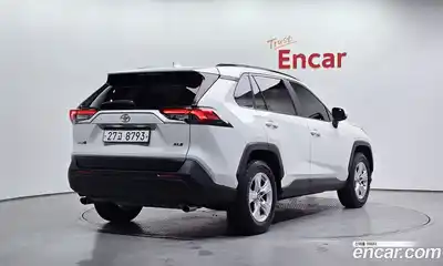 Toyota RAV4 2019 2.5 гидро в Москве № 609811, миниатюра 2