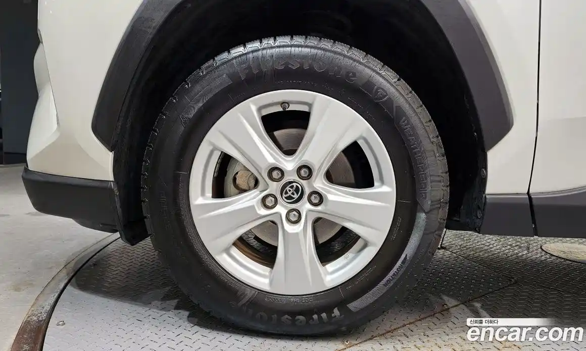 Toyota RAV4 2019 2.5 гидро в Москве № 609811, фото 5