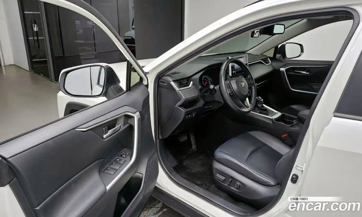 Toyota RAV4 2019 2.5 гидро в Москве № 609811, фото 10