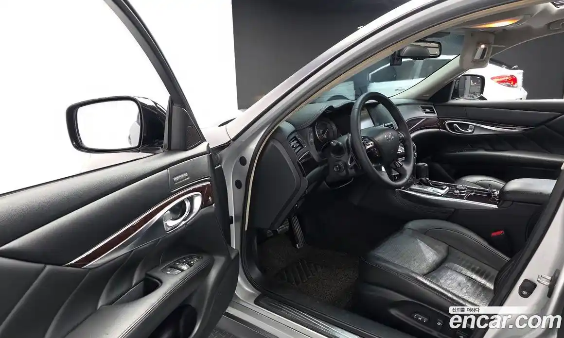 Infiniti M 2011 5.6 гидро в Москве № 611034, фото 11