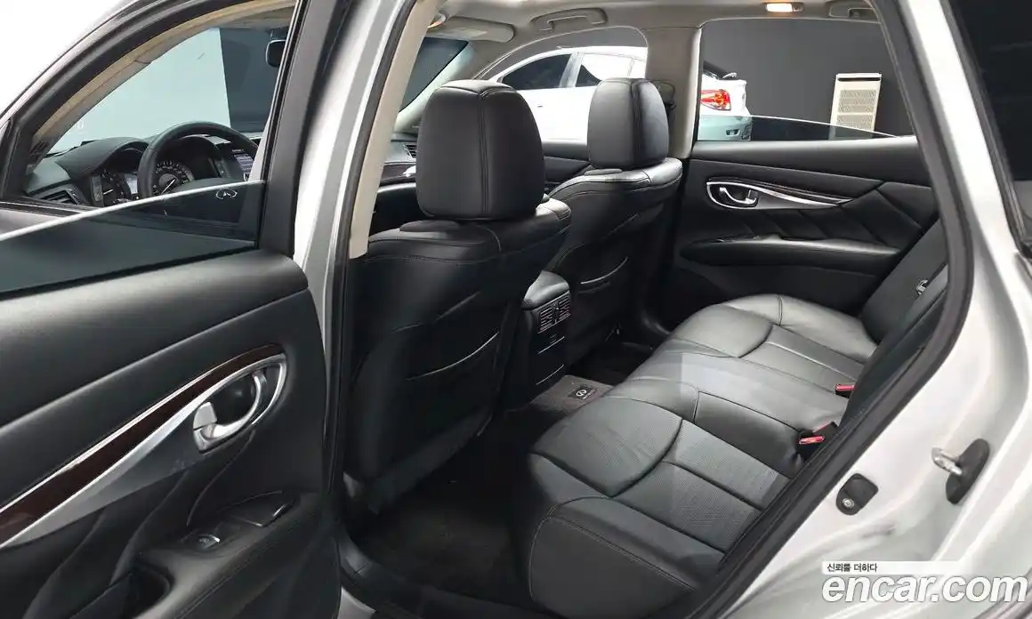 Infiniti M 2011 5.6 гидро в Москве № 611034, фото 12