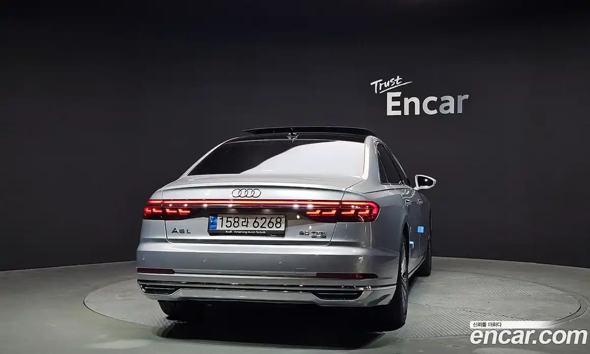 Audi A8 2021 4.0 гидро в Москве, фото 4