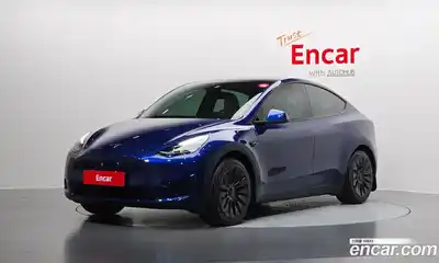 Tesla Model Y, 2024
