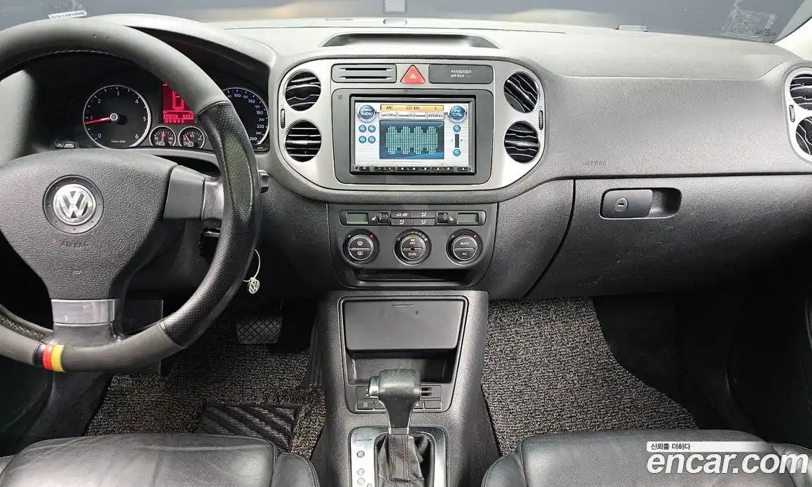Volkswagen Tiguan 2009 2.0 гидро в Москве № 767162, фото 14
