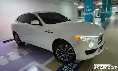 Maserati Levante, 2022