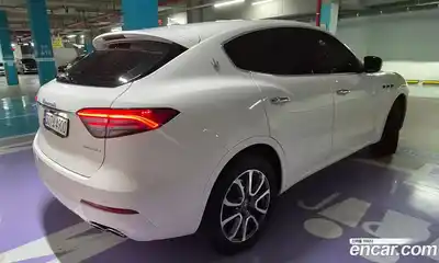 Maserati Levante 2022 2.0 гидро в Москве № 803354, миниатюра 2