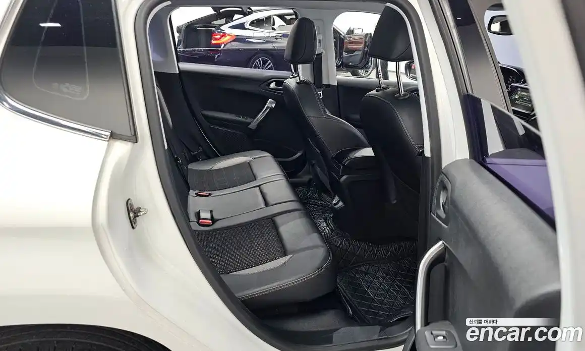 Peugeot 2008 2015 1.6 гидро в Москве № 827514, фото 12