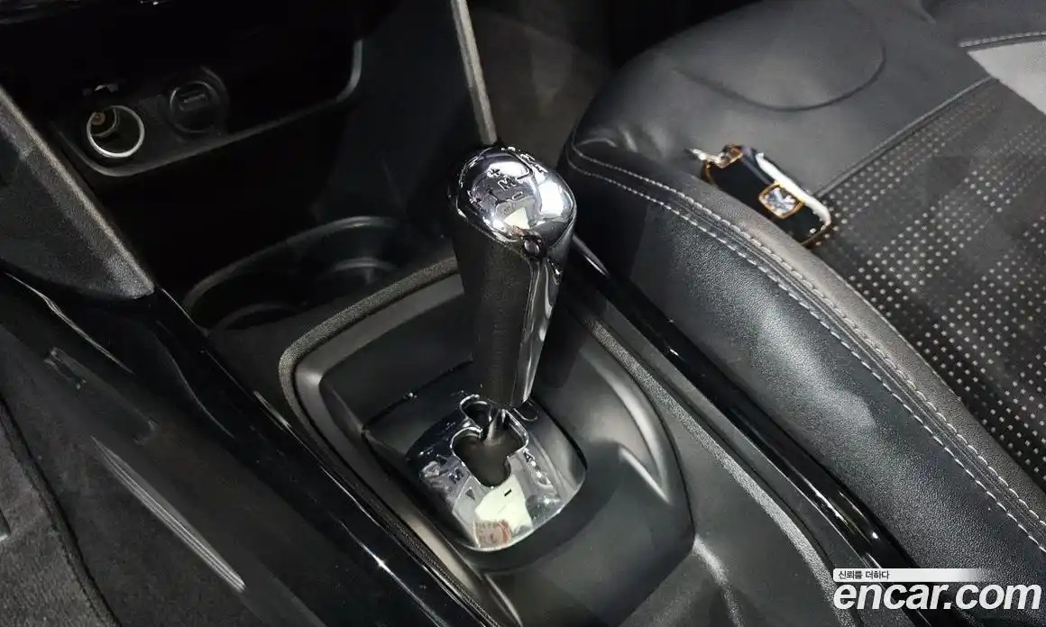 Peugeot 2008 2015 1.6 гидро в Москве № 827514, фото 9