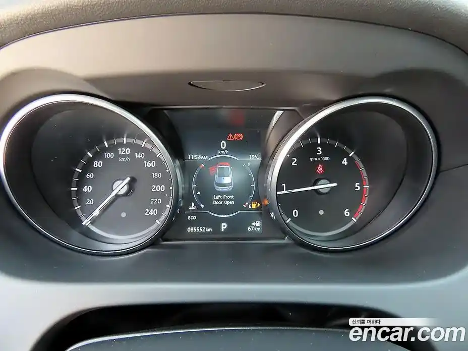 Land Rover Discovery Sport 2017 2.0 гидро в Москве № 895188, фото 9