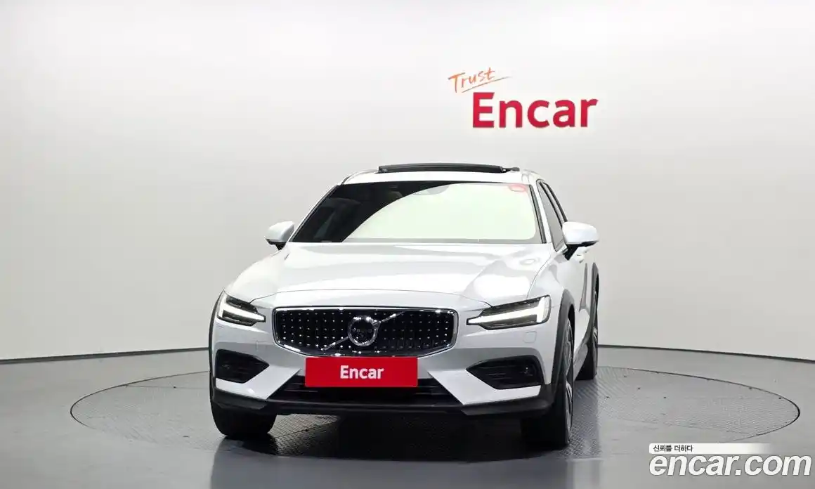 Volvo V60 2019 2.0 гидро в Москве № 972043, фото 3