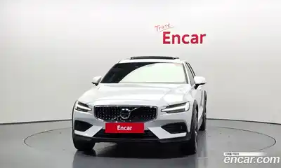 Volvo V60 2019 2.0 гидро в Москве № 972043, миниатюра 3