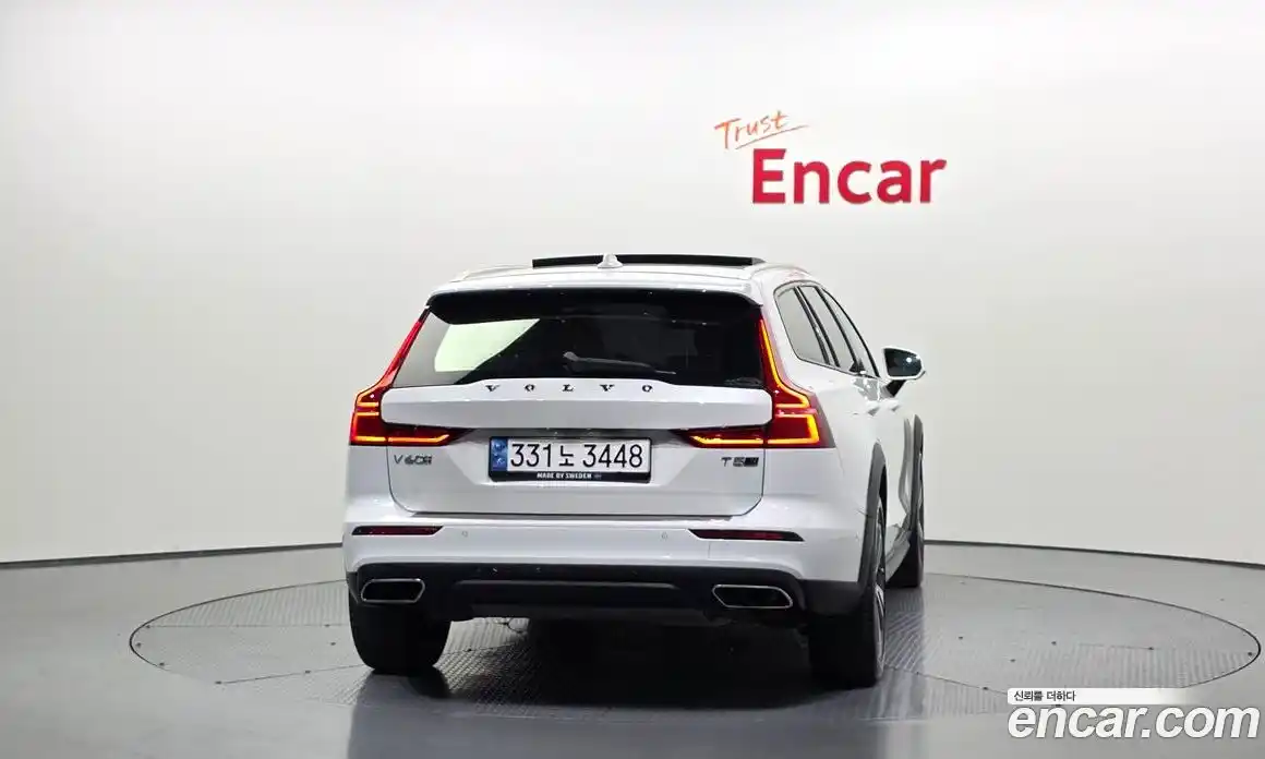 Volvo V60 2019 2.0 гидро в Москве № 972043, фото 4