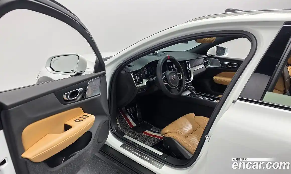 Volvo V60 2019 2.0 гидро в Москве № 972043, фото 10