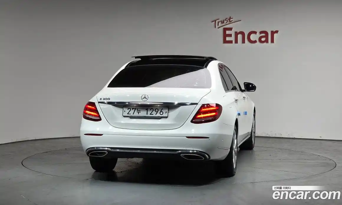 Mercedes-Benz E-Class 2017 2.0 гидро в Москве № 1001708, фото 3