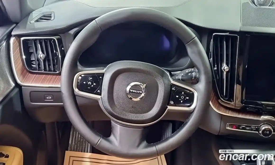 Volvo XC60 2024 2.0 гидро в Москве № 1003069, фото 11