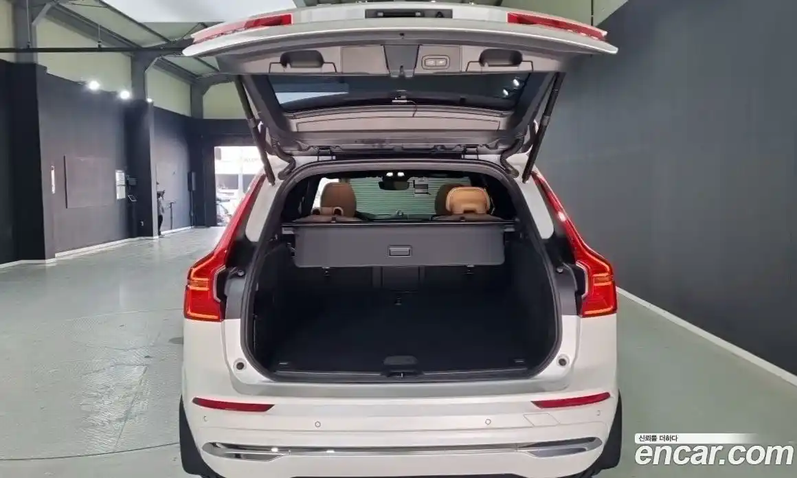 Volvo XC60 2024 2.0 гидро в Москве № 1003069, фото 18