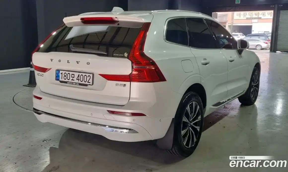 Volvo XC60 2024 2.0 гидро в Москве № 1003069, фото 3