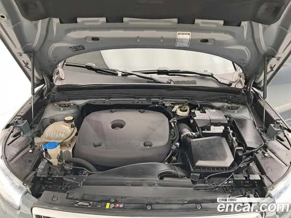 Volvo XC40 2020 2.0 гидро в Москве № 1004135, фото 19