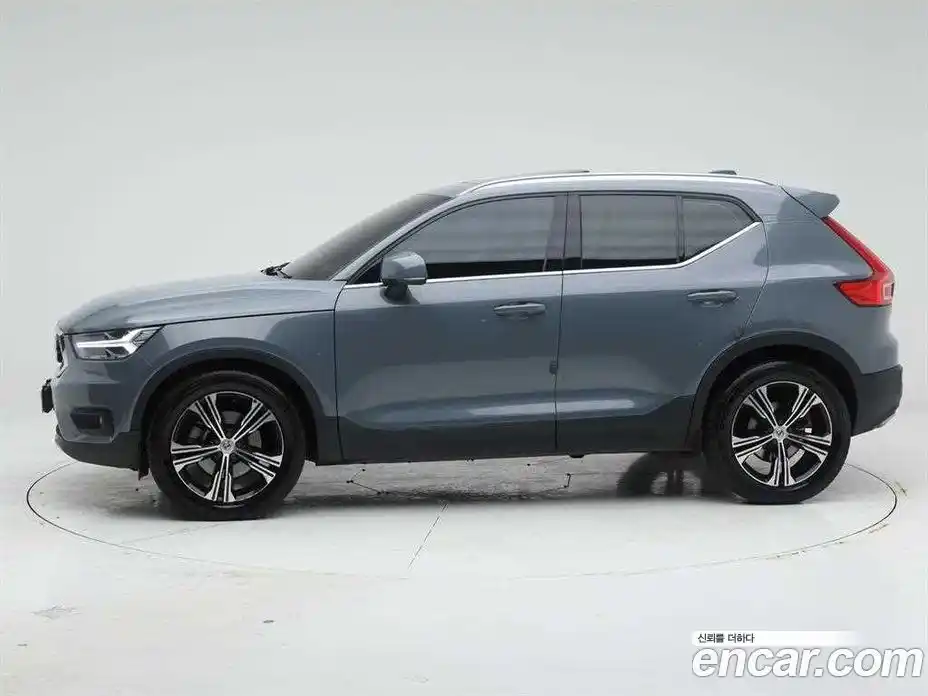 Volvo XC40 2020 2.0 гидро в Москве № 1004135, фото 3