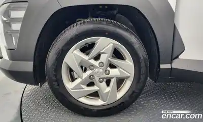 Hyundai Kona 2023 1.6 Автомат в Москве № 1007552, миниатюра 5