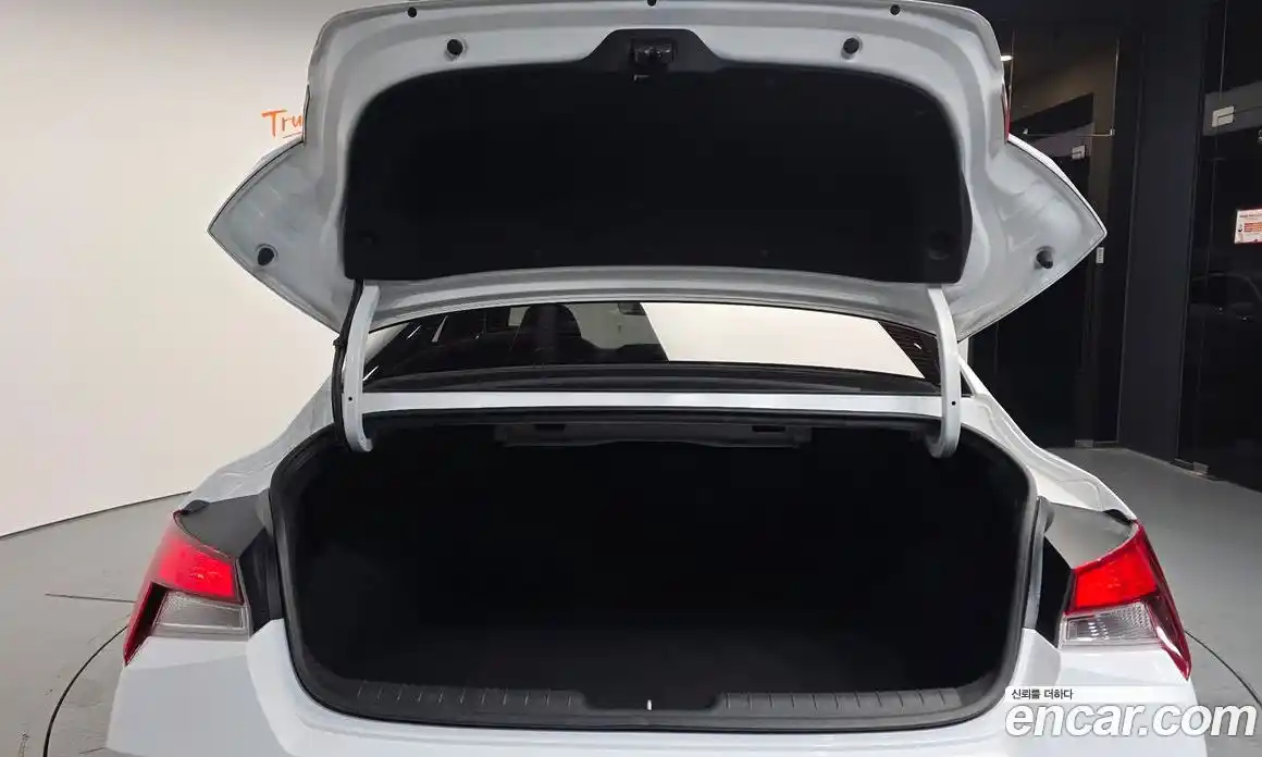 Hyundai Avante 2021 1.6 Автомат в Москве № 1008754, фото 20