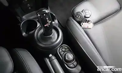 Mini Cooper 2023 1.5 гидро в Москве № 1013719, миниатюра 9