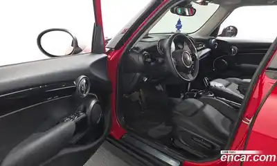 Mini Cooper 2023 1.5 гидро в Москве № 1013719, миниатюра 10