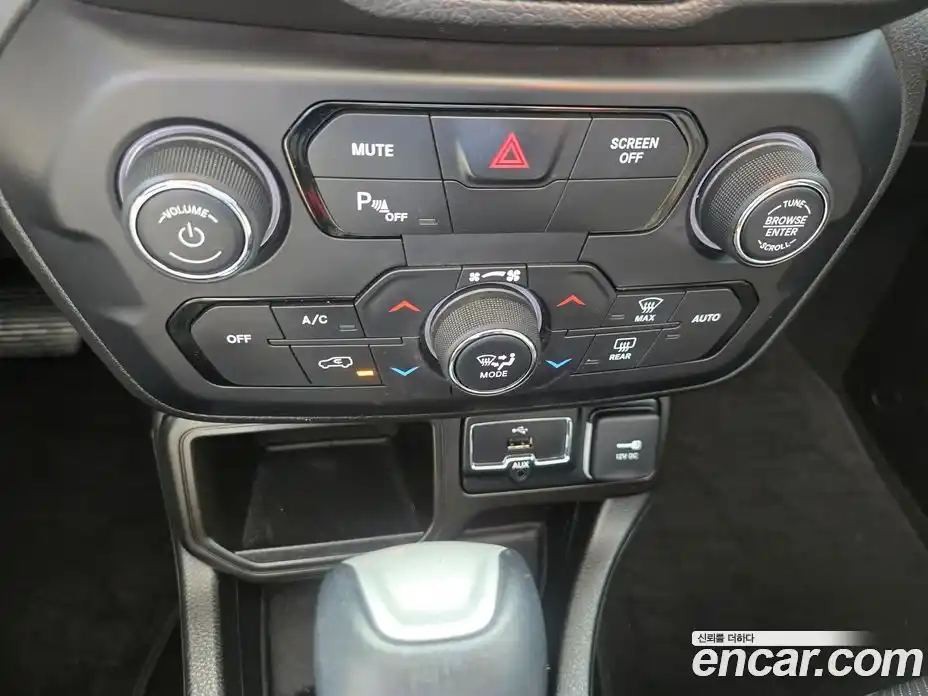 Jeep Renegade 2020 1.6 гидро в Москве № 1015082, фото 14