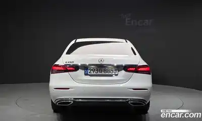 Mercedes-Benz E-Class 2022 2.0 гидро в Москве, миниатюра 4