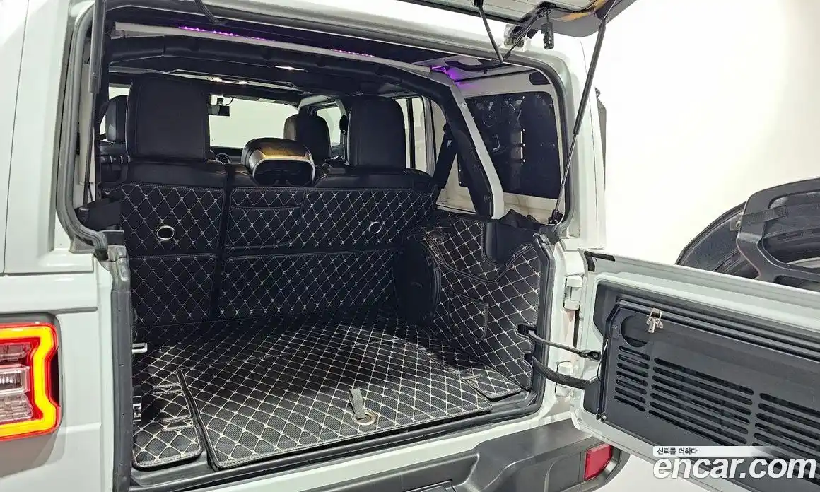 Jeep Wrangler 2023 2.0 гидро в Москве № 169394, фото 20