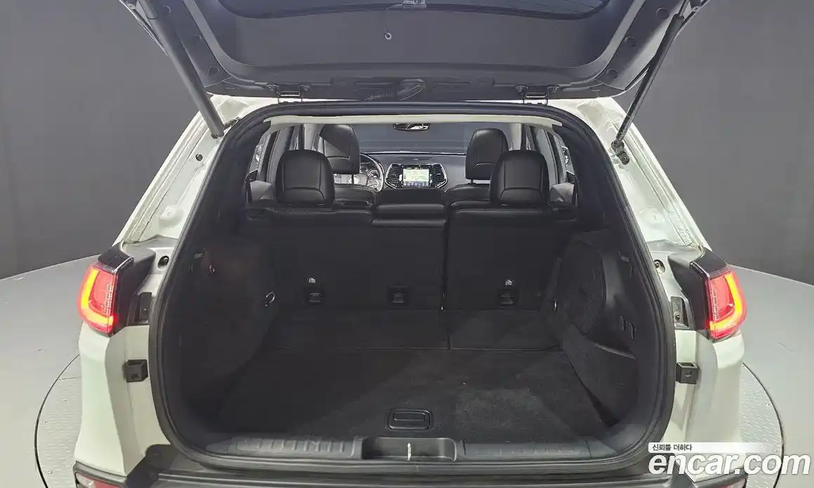 Jeep Cherokee 2020 2.4 гидро в Москве № 169533, фото 20