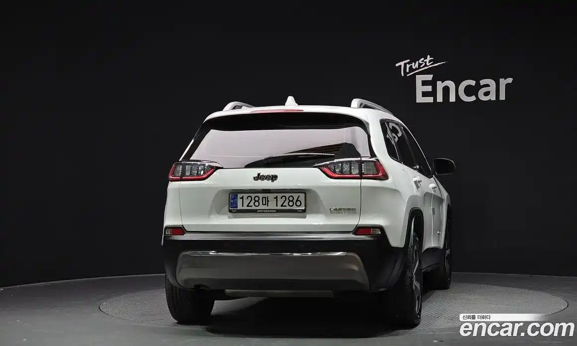 Jeep Cherokee 2020 2.4 гидро в Москве № 169533, фото 4