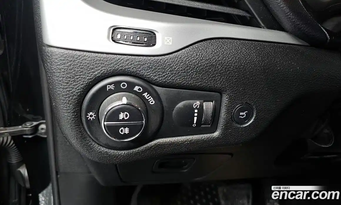 Jeep Cherokee 2018 2.4 гидро в Москве № 169908, фото 15